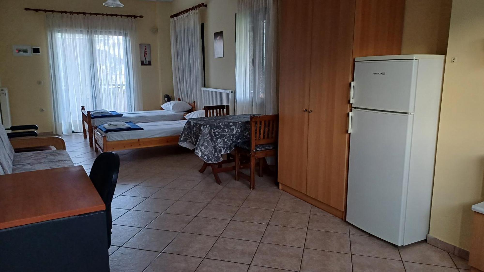 Studio Apartments Eirini Pyrgi Thermis Esterno foto
